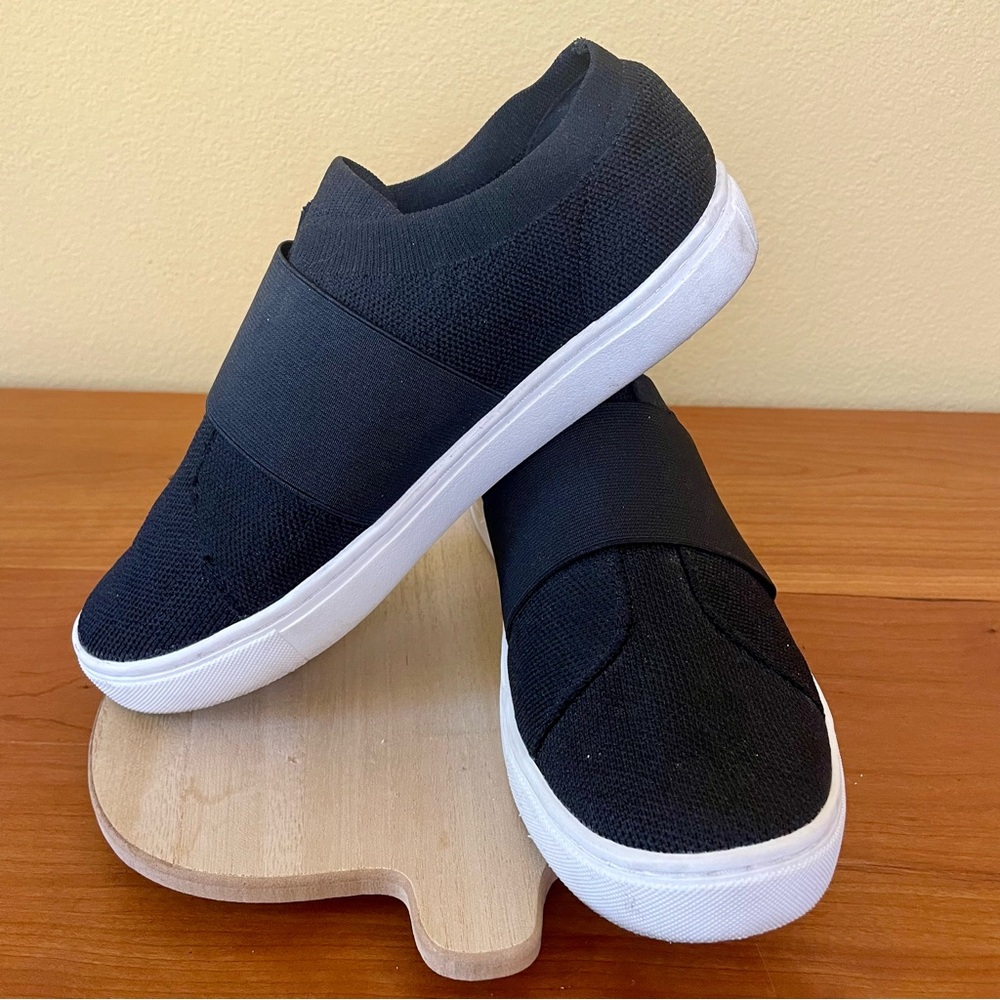 Lane Bryant Slip On Sneaker Black Mesh Tennis Shoe Size 8.5 Wide